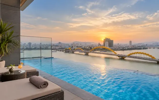 발 솔레일 호텔
